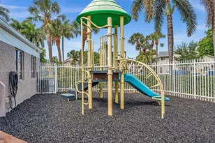 1958 E Discovery Cir E, Deerfield Beach, FL 33442 - Photo 49