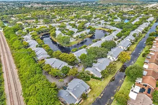 1958 E Discovery Cir E, Deerfield Beach, FL 33442 - Photo 3