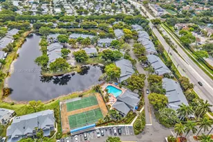 1958 E Discovery Cir E, Deerfield Beach, FL 33442 - Photo 45