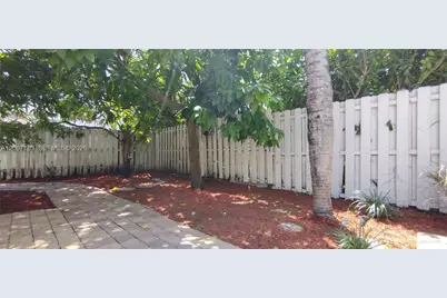 659 Verona Pl #659, Weston, FL 33326 - Photo 49