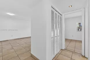 240 NW 107th Ave, Miami, FL 33172 - Photo 17