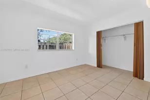 240 NW 107th Ave, Miami, FL 33172 - Photo 21