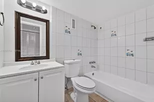 240 NW 107th Ave, Miami, FL 33172 - Photo 23