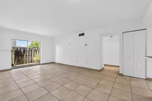 240 NW 107th Ave, Miami, FL 33172 - Photo 13