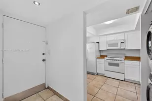 240 NW 107th Ave, Miami, FL 33172 - Photo 5
