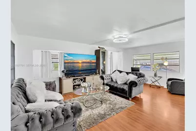 2061 SW 83rd Ave, Davie, FL 33324 - Photo 9