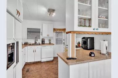 2061 SW 83rd Ave, Davie, FL 33324 - Photo 23