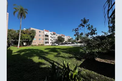 8411 NW 8th St #105, Miami, FL 33126 - Photo 3