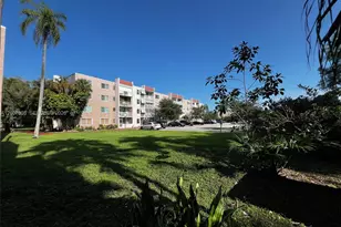 8411 NW 8th St, Miami, FL 33126 - Photo 3