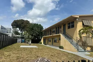 1931 NE 168th St, North Miami Beach, FL 33162 - Photo 9