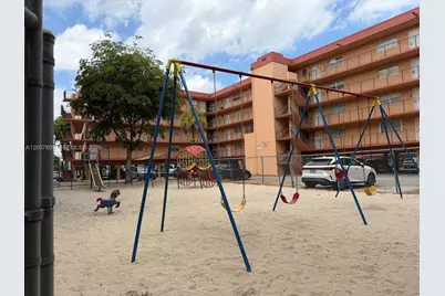 1910 W 56th St #3121B, Hialeah, FL 33012 - Photo 13