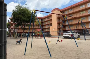 1910 W 56th St, Hialeah, FL 33012 - Photo 13