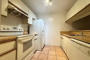 11251 SW 13th St, Pembroke Pines, FL 33025 - Photo 5