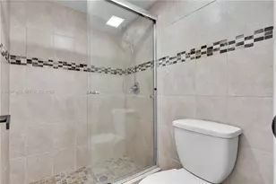 13715 Kendale Lakes Cir, Miami, FL 33183 - Photo 15