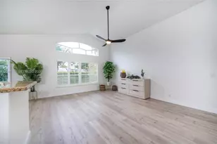 1381 NW 144th Ave, Pembroke Pines, FL 33028 - Photo 11