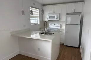 2024 SE 27th Dr, Homestead, FL 33035 - Photo 3