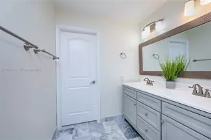 10340 NW 5th Terrace, Miami, FL 33172 - Photo 19