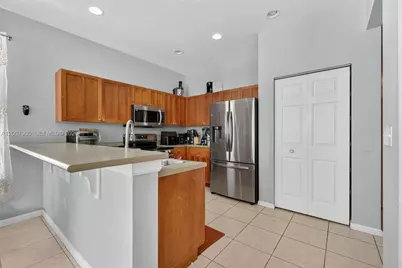 16438 SW 28th St, Miramar, FL 33027 - Photo 7