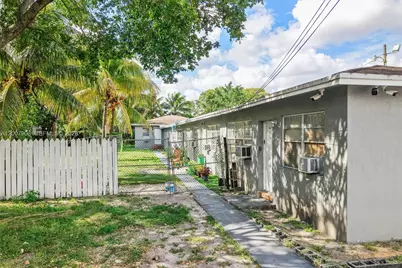 2540 NW 90th St, Miami, FL 33147 - Photo 9