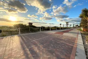 5600 Collins Ave, Miami Beach, FL 33140 - Photo 15