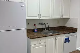 17600 NW 68th Ave, Hialeah, FL 33015 - Photo 7
