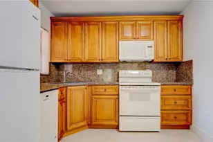 3846 Coral Tree Cir, Coconut Creek, FL 33073 - Photo 9