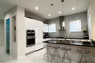 8253 NW 47th Ln, Doral, FL 33166 - Photo 7