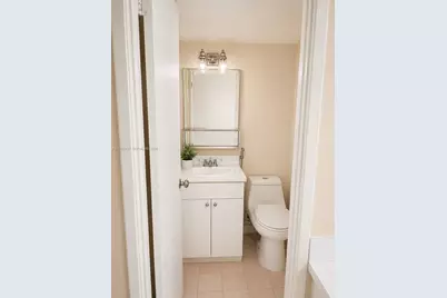 310 Fontainebleau Blvd #406, Miami, FL 33172 - Photo 9