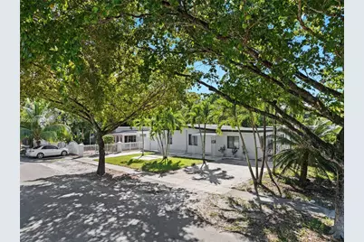 13840 NW 5th Ct, North Miami, FL 33168 - Photo 1