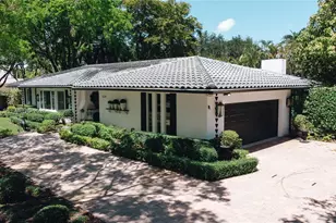 16241 W Troon Cir, Miami Lakes, FL 33014 - Photo 5