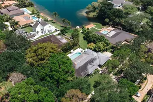 16241 W Troon Cir, Miami Lakes, FL 33014 - Photo 11