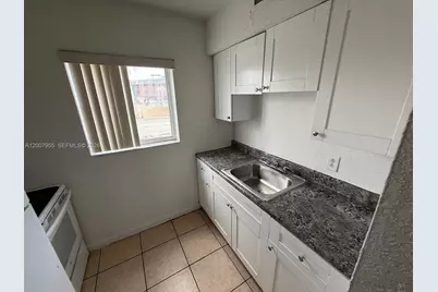 2330 NW 11th St #33, Miami, FL 33125 - Photo 5