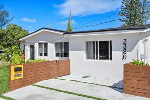 2380 NE 137th St, North Miami Beach, FL 33181 - Photo 3