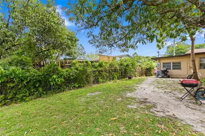 10920 NW 12th Ct, Miami, FL 33167 - Photo 13
