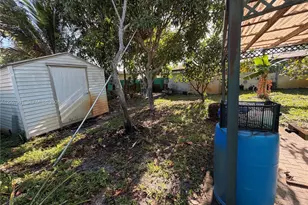 1160 NW 77th Way, Pembroke Pines, FL 33024 - Photo 23