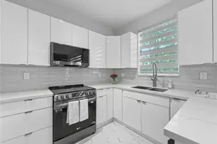 7876 NW 109th Path, Doral, FL 33178 - Photo 19