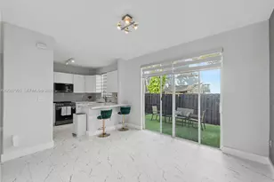 7876 NW 109th Path, Doral, FL 33178 - Photo 9