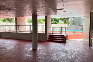 802 NW 87th Ave, Miami, FL 33172 - Photo 15