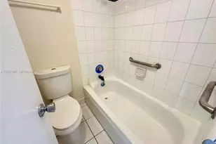 802 NW 87th Ave, Miami, FL 33172 - Photo 9