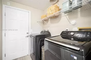 131 NW 187th Ave, Pembroke Pines, FL 33029 - Photo 25
