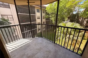 511 Ives Dairy Rd, Miami, FL 33179 - Photo 11