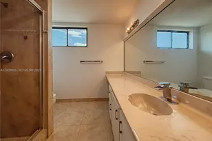 511 Ives Dairy Rd, Miami, FL 33179 - Photo 19
