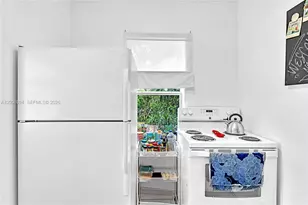 1220 NE 128th St, North Miami, FL 33161 - Photo 7
