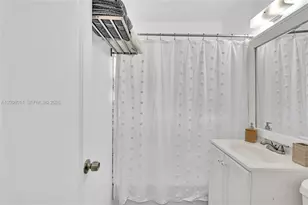 1220 NE 128th St, North Miami, FL 33161 - Photo 15