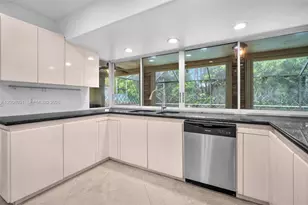 3441 N Hills Dr, Hollywood, FL 33021 - Photo 17