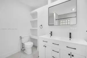 3441 N Hills Dr, Hollywood, FL 33021 - Photo 37
