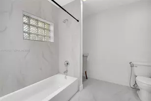 3441 N Hills Dr, Hollywood, FL 33021 - Photo 31