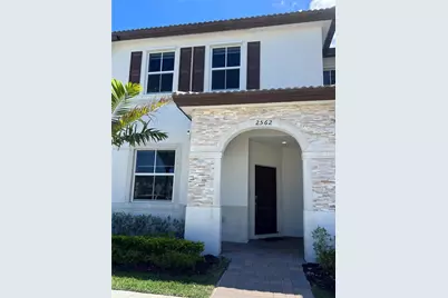 2562 SE 29th St, Homestead, FL 33035 - Photo 1