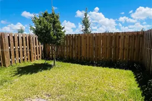 2562 SE 29th St, Homestead, FL 33035 - Photo 7