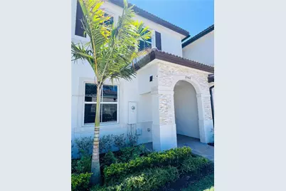2562 SE 29th St, Homestead, FL 33035 - Photo 9